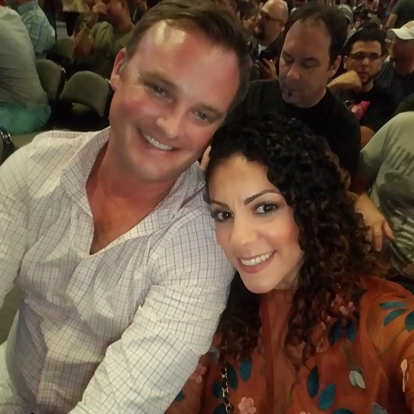 Meet your Posher, Liz - Picture 2 of 3